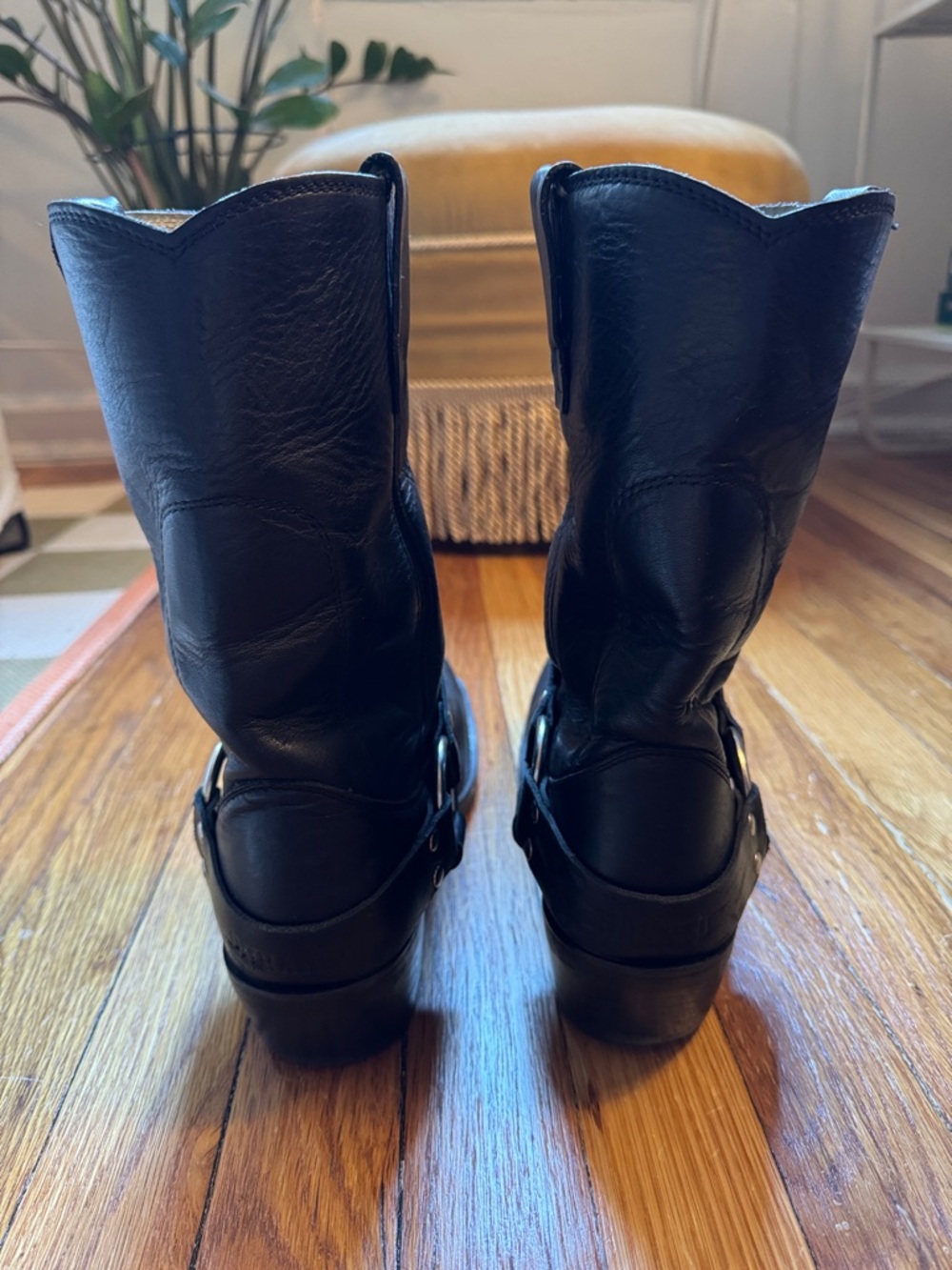 Durango Black Leather Harness Boot - Pull Tab Detail - Picture 5 of 8